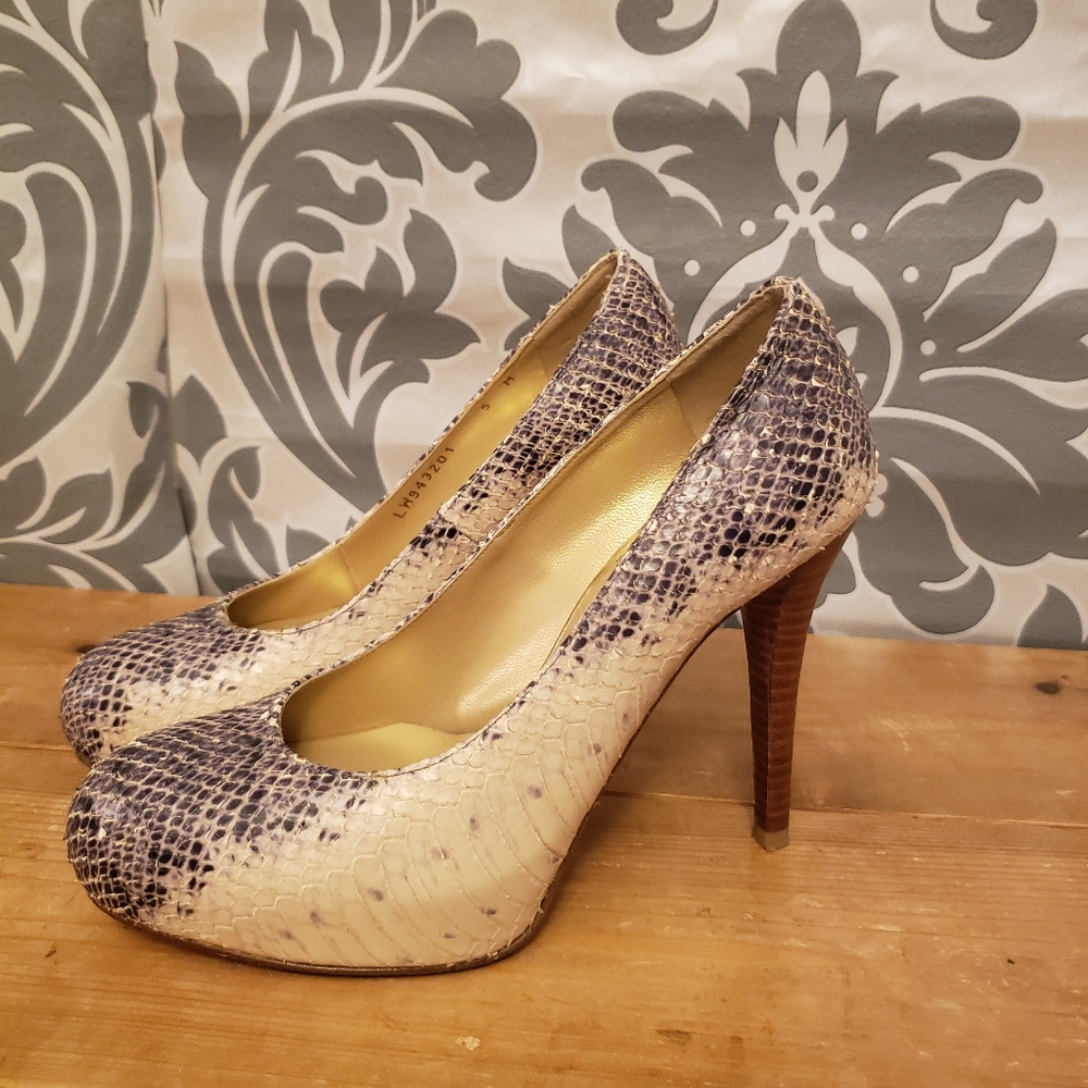 Stuart Weitzman python heels size 5 - Picture 2 of 9